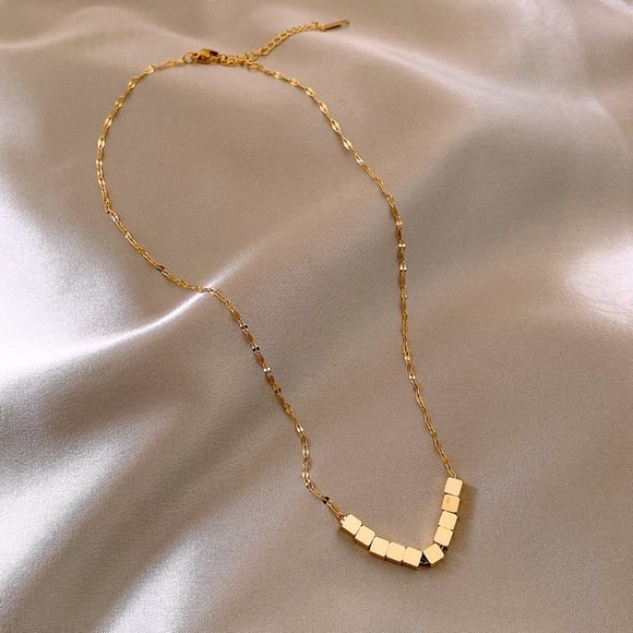 GOLICC Small Gold Brick Necklace - Picture 5 of 11